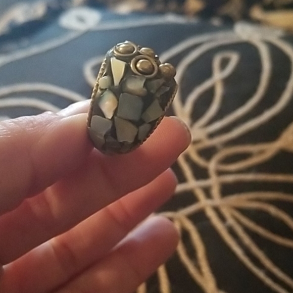 Beautiful Gold Stone & Studded Adjustable ring - Picture 4 of 6